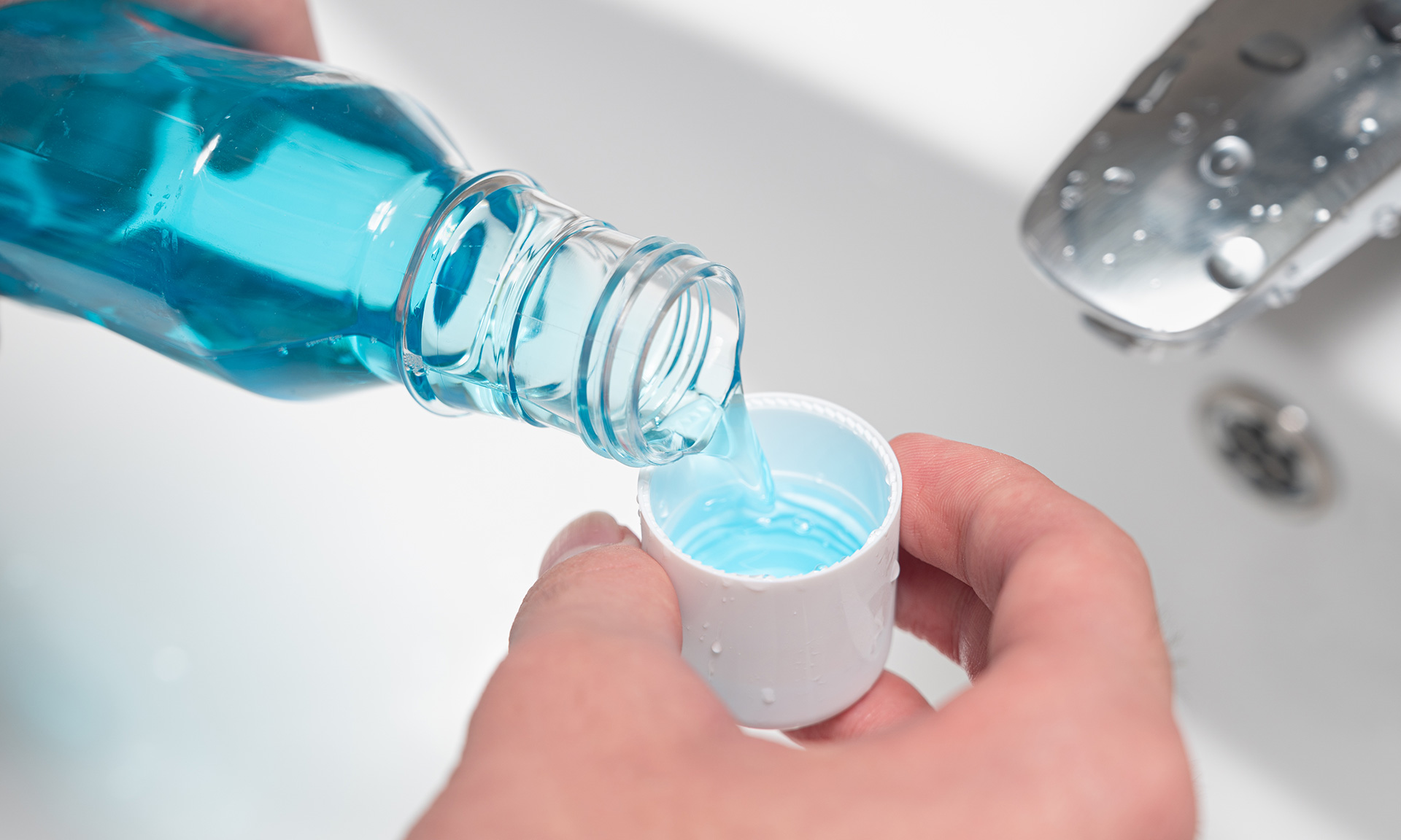 The Essential Guide to Mouthwashes: Enhancing Your Oral Hygiene Routine